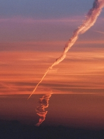 Interesting contrails during a sunset 