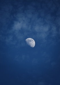 It aint much but this is the first Moon picture Ive shot that Im really happy with