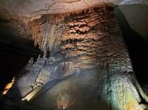 Largest stalagmite column Cathedral Caverns AL 