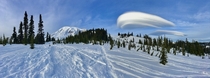 Lenticular cloud over Mount Rainer WA  x