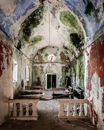 Little abandoned chapel in Croatia