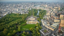 London Buckingham Palace WestCentral London City of London Houses of Parliament