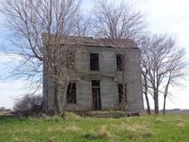 Lonely old farmouse outside of Washington Illinois 