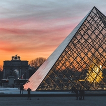 Louvre museum in Paris x
