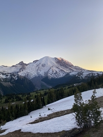 Made it up just in time to take this Sunset photo of Mount Rainier  x