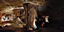 Massive column at the Fantastic Caverns MO 