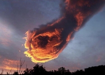 Meteor shaped cloud
