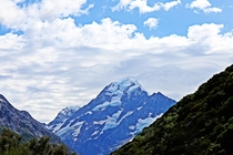 Mount Cooks snow-capped peaks 