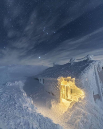 Mount Tohoku in Japansnow covered cabin