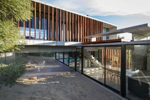 MR House by Luciano Kruk Arquitectos 