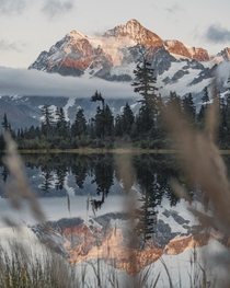 Mt Shuksan reflecting in picture lake This is definitely one of my favorite places in Washington and I cant wait to explore even more of this state 
