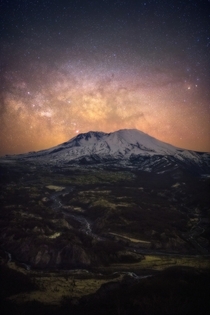 Mt St Helens and the Milky Way 