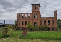 Old brick school falling apart