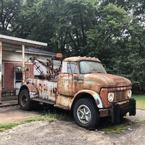 Old tow truck and station in Lakeland TN