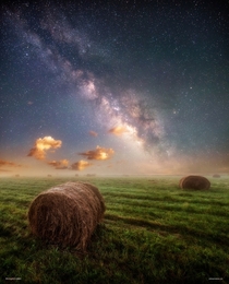 Parasomnia - Milky Way and Hay Bales 