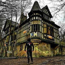 Rare Neo-Jacobean mansion rotting deep within a forest in England 