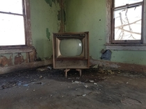 s TV in a Nebraska ghost town 