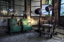 Salon equipment inside a sanatorium in New York Please read below in the comments