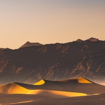 Sand dunes at Death Valley 
