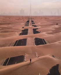 Sand storm in Dubai