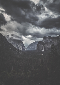 Saturdays are moody in Yosemite National Park 