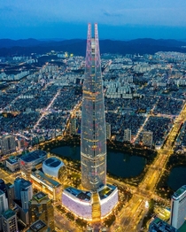 Seoul South Korea  - Lotte World Tower Credit aereonwong