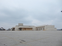 Shuttered Sears In Suburban Kansas City Formerly Montgomery Ward