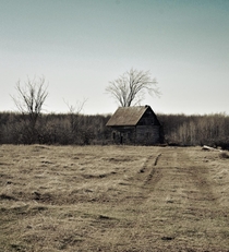 Small abandoned house out in the boonies in Ontario