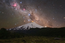 Southern Cross over Chilean Volcano   Image Credit amp Copyright Tom Slovinsk