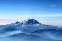 Stunning photo of Mount Rainier over the current smoke filled areas of Washington 