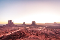 Sunrise at Monument Valley 