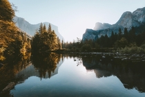 Sunrise in Yosemite Valley by ravivora 
