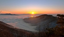 Sunset above the clouds Monroe County Tennessee US 