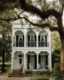 th century double-gallery house in New Orleans Louisiana
