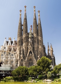 The Baslica i Temple Expiatori de la Sagrada Famlia by Antoni Gaud Barcelona Spain 