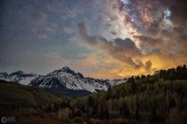 The Milky Way soaring over Mt Sneffels CO captured entirely in a single shot  no composite 