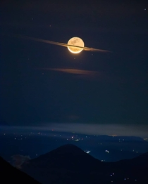 The night the moon dressed like Saturn