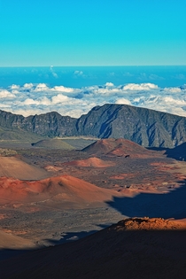 The Oddly looking resemblance of Mars Haleakala Crater Maui HI OC by Lifeofmikey_