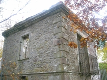 The ruins of the Hall of Mirrors or Bonnington Pavilion overlooking Corra Linn