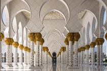 The Sheikh Zayed Grand Mosque in Abu Dhabi 