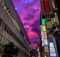 The sky in Japan turned pink hours before typhoon At the time of the image it was classified as a super typhoon