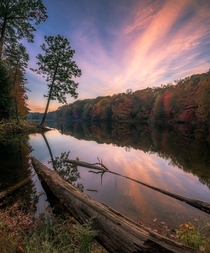 The sun sets over Rose Lake in Hocking Hills Ohio just a couple days ago Ohios got some beautiful midwestern landscapes 