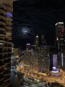 There cant be too much Chicago in this sub so heres spooky Chicago