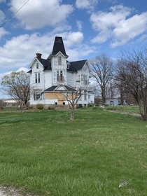 This abandoned house in my hometown Creepy and kind of gives off a Bates motel vibe