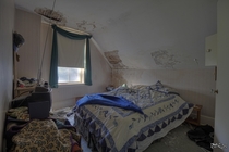 This Bedroom Inside This Abandoned House is Almost Completely Untouched 