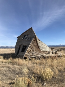 This house near Alamosa CO just wont give up