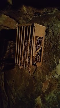 This thing in an abandoned cave that was dug out in  with picks and shovels Coaticook QC 
