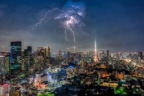Thunder strike in Tokyo Japan
