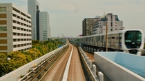 Tokyo Monorail in motion 