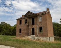 Took me years to find this place Abandoned farmhouse in Illinois x 
